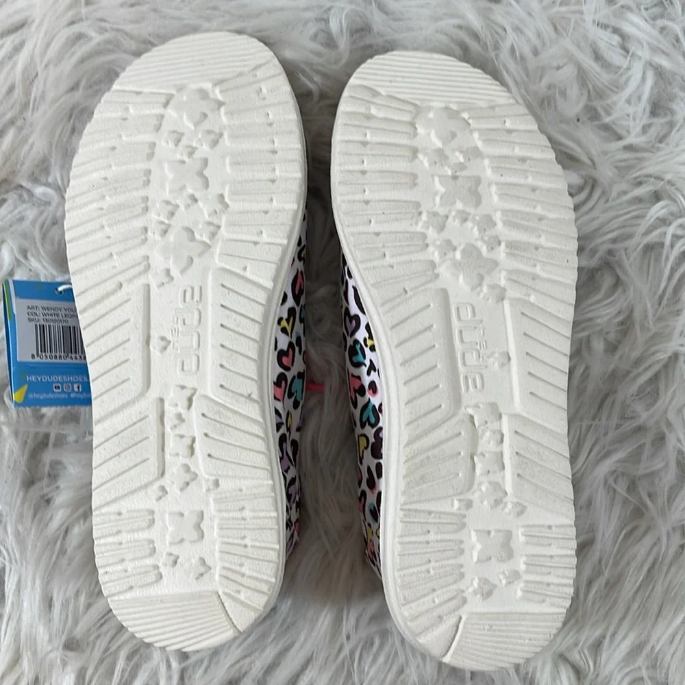 Hey Dude Colorful Hearts Girl’s Wendy Toddler Slip On – White Leopard Size 4 NEW - Picture 10 of 14